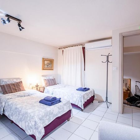 Apartamento A Gift In The Heart Of Monastiraki A Atenas Exterior foto