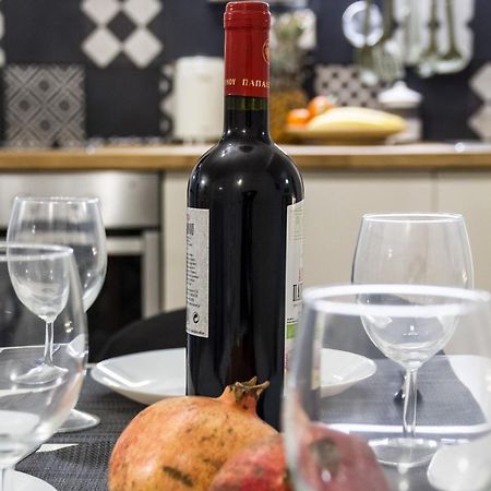 Apartamento A Gift In The Heart Of Monastiraki A Atenas Exterior foto