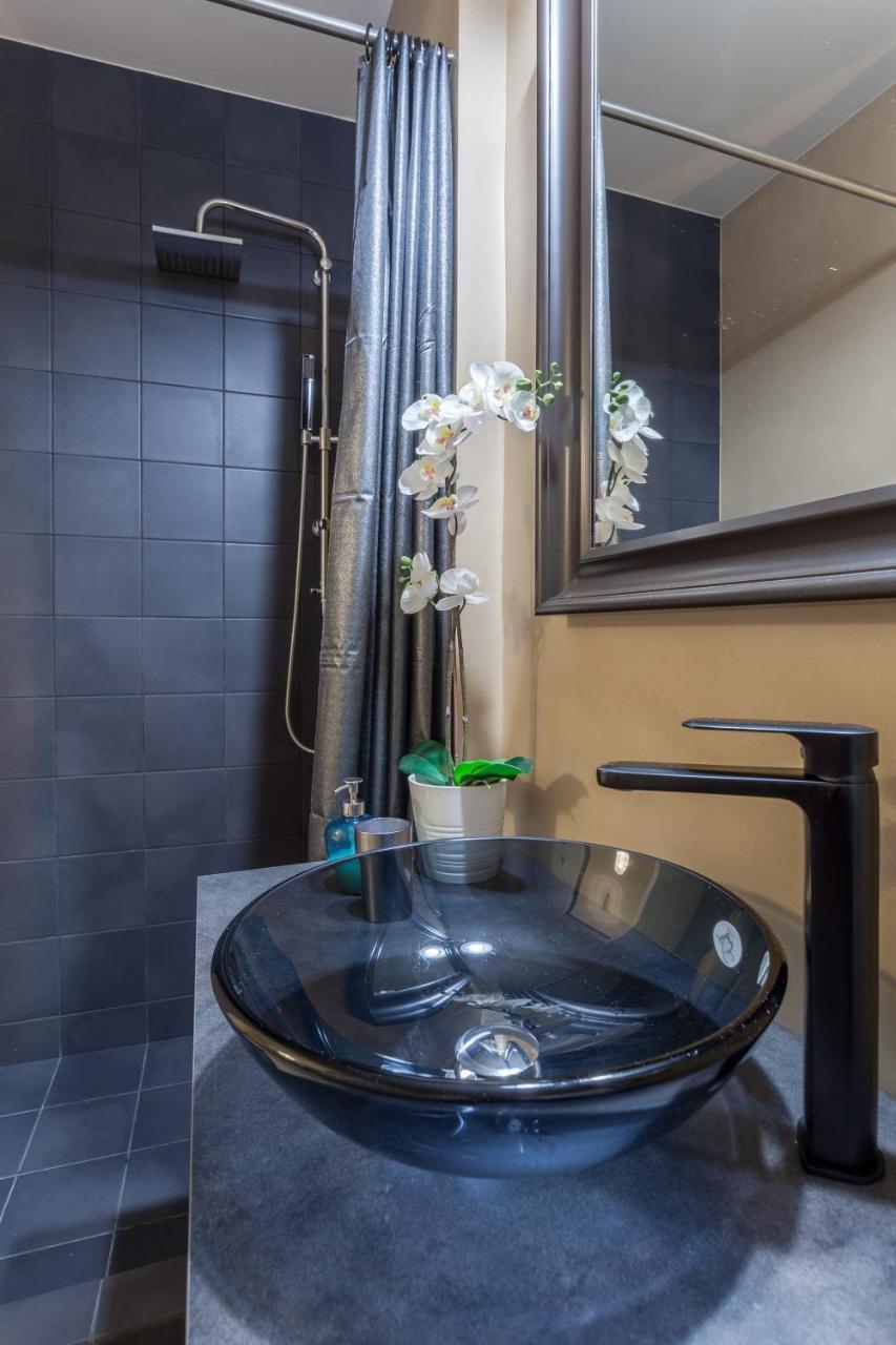 Apartamento A Gift In The Heart Of Monastiraki A Atenas Exterior foto